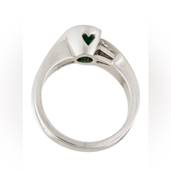 14KT White Gold Natural Diamonds and Natural Emerald Cocktail Ring - Picture 4 of 11